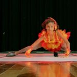 Bailarina de 10 anos conquista prêmios em festival na Argentina e busca apoio