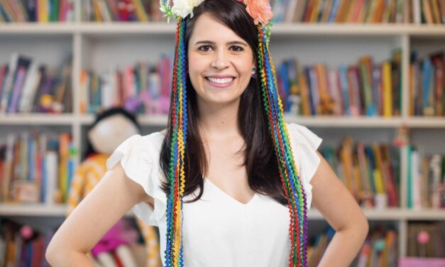 Fernanda de Oliveira lança livro sobre as músicas mais populares da infância brasileira